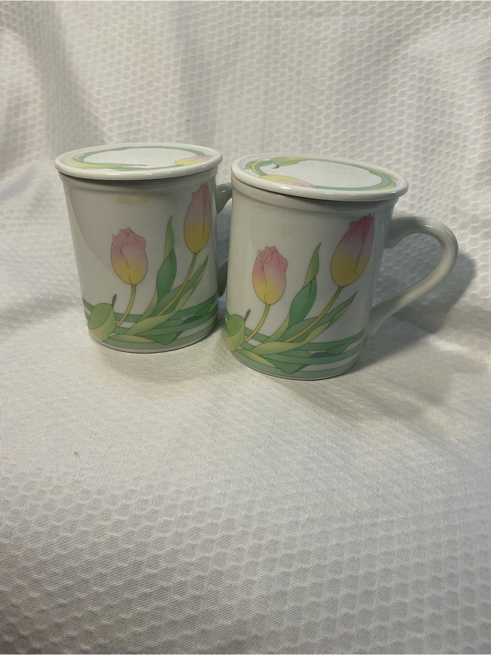 Vtg Toscany coffee mug  Tulip-Print  with Lid - Set of 2